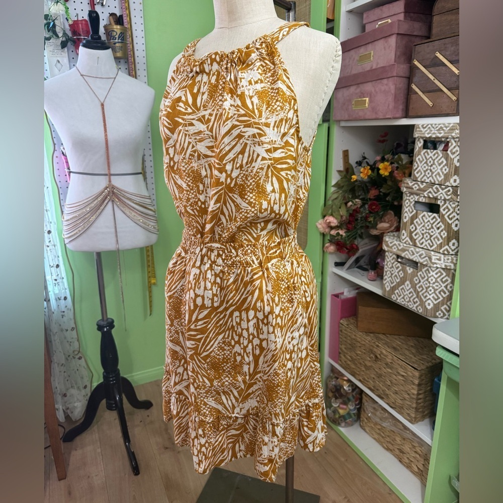 Christian Siriano Mustard and White Leaf Print Two Piece Seperates - Picture 3 of 6